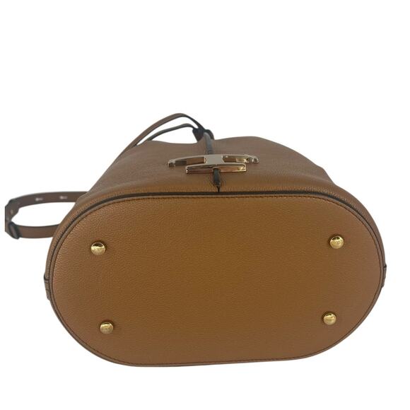 Tod's Timeless Small Leather Bucket Bag - Picture 14 of 16